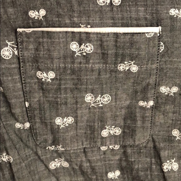 Men’s short sleeve button down. - Picture 4 of 4